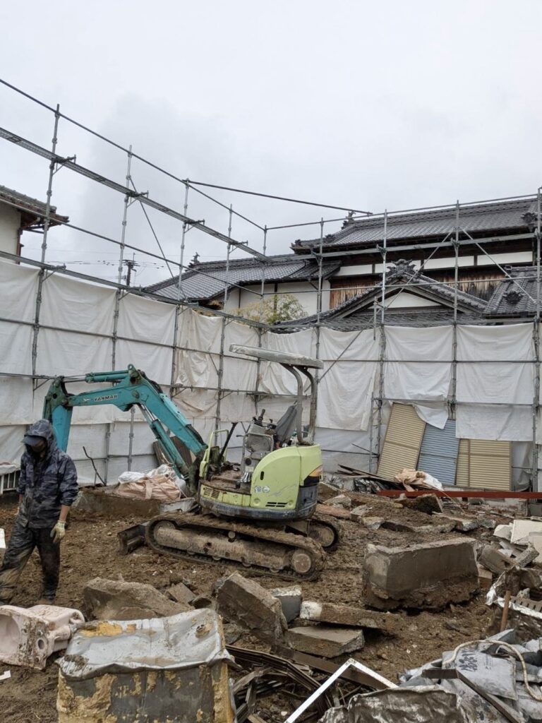 重機が入ります