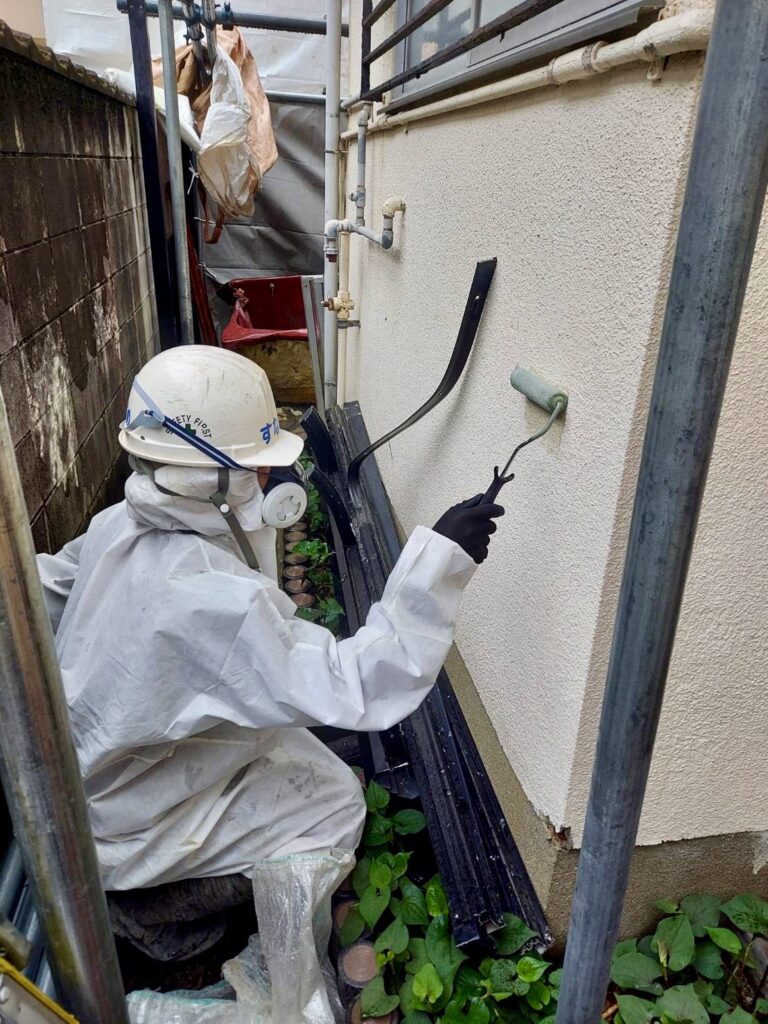 福岡市中央区荒戸で行った住宅解体工事の施工風景と整地完了後の様子