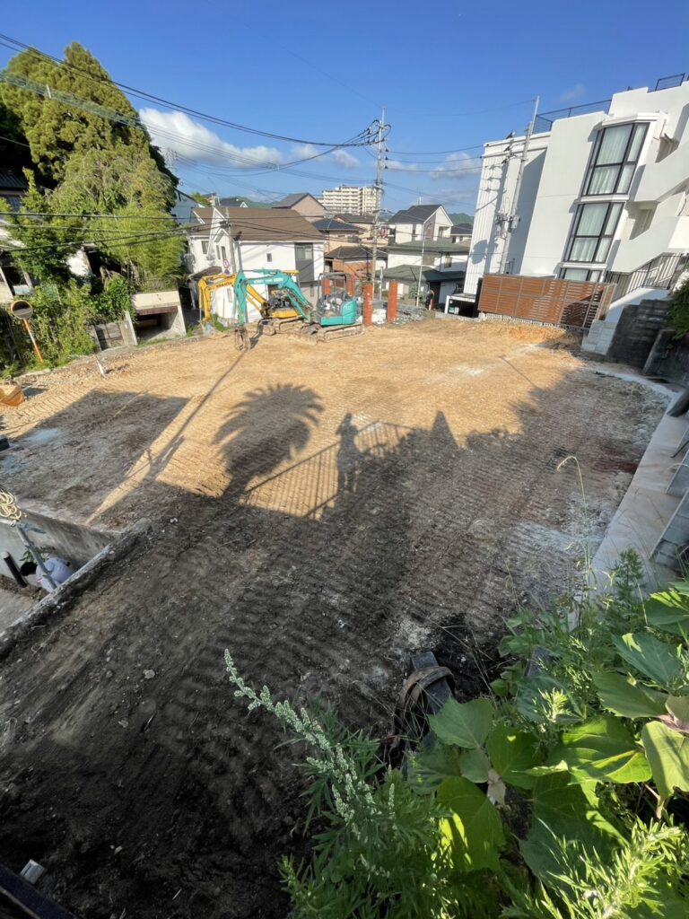 木造住宅解体工事中の様子（福岡市東区香住丘6丁目）